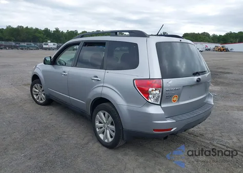 2012 Subaru Forester 2.5X Limited из США, поврежденный, VIN JF2SHAEC9CH425914